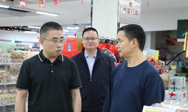 叶科调研服务业发展时指出:立足本地特色 创新服务...