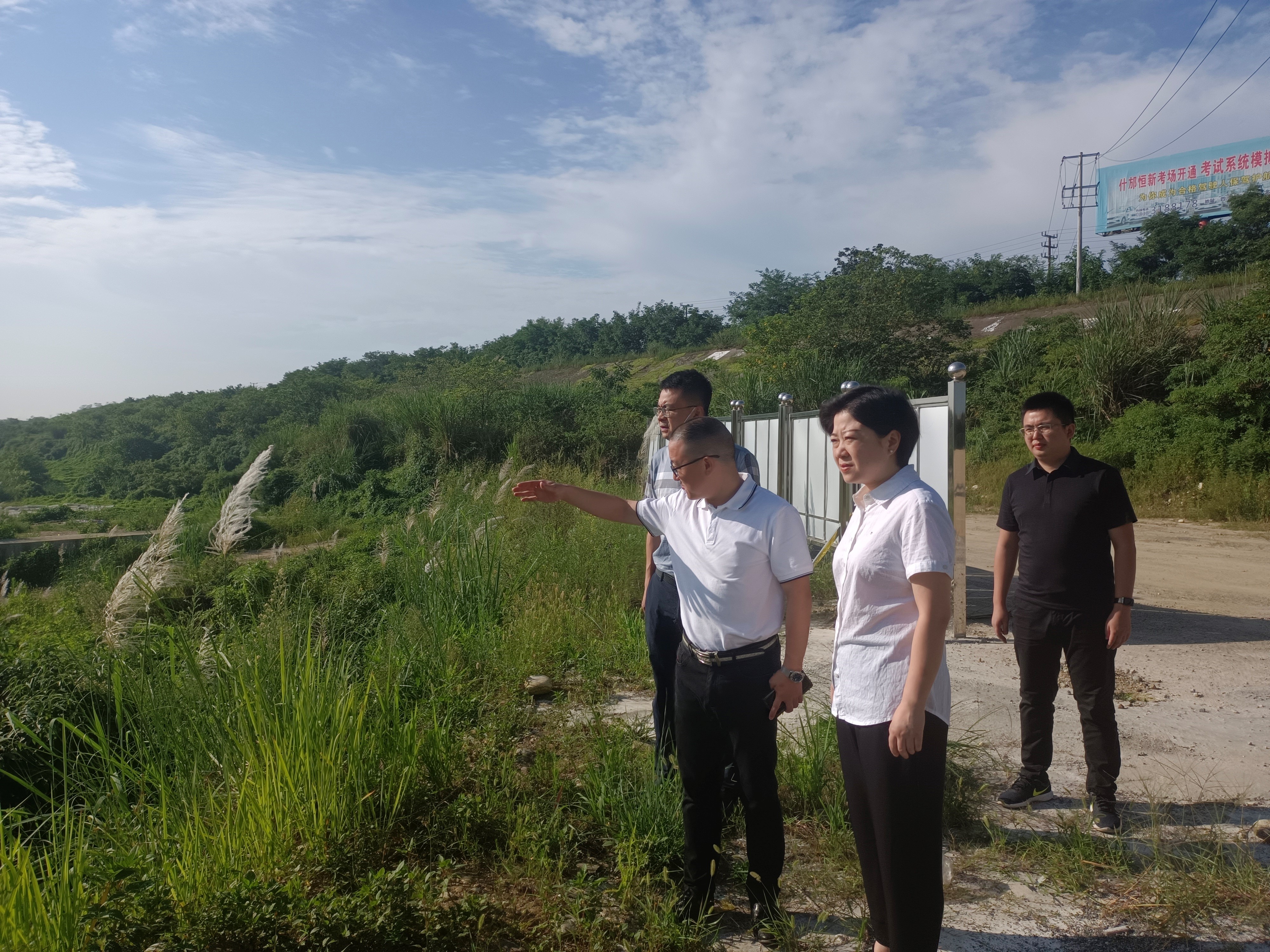 强监管添措施推动江河生态修复什邡市政府代市长晏世莹对石亭江监管