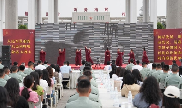 晏世莹在双拥共建活动中指出:厚植“军爱民 民拥军...