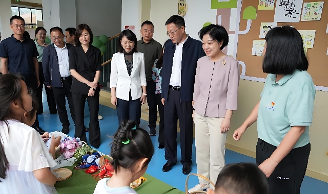 晏世莹开展2025年“六一”国际儿童节慰问活动